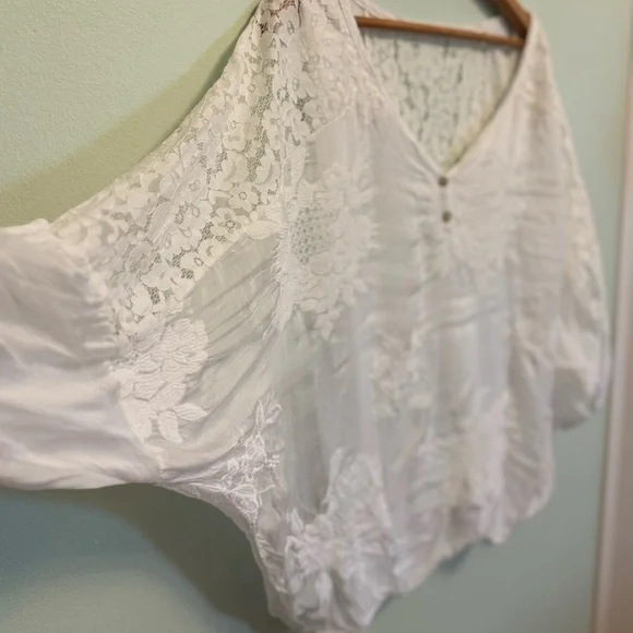 Elegant White Lace Women's Blouse - Picture 5 of 11